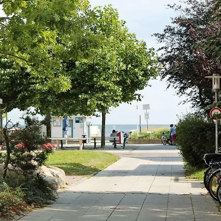 6 Person In Großenbrode