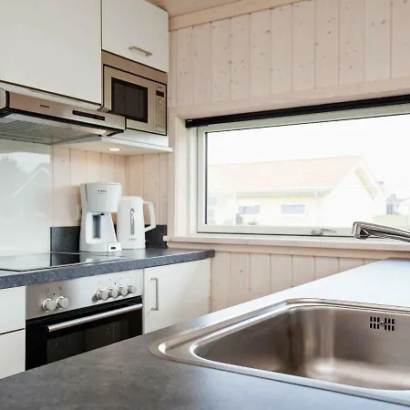 6 Person In Großenbrode