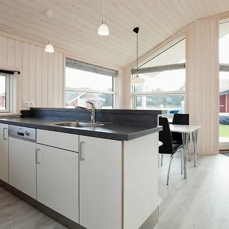 6 Person In * Großenbrode