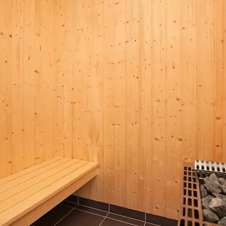 6 Person In Großenbrode